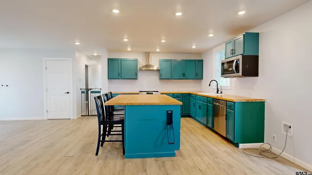 $325,000 | 14553 County Road 2191, Whitehouse, TX 75791