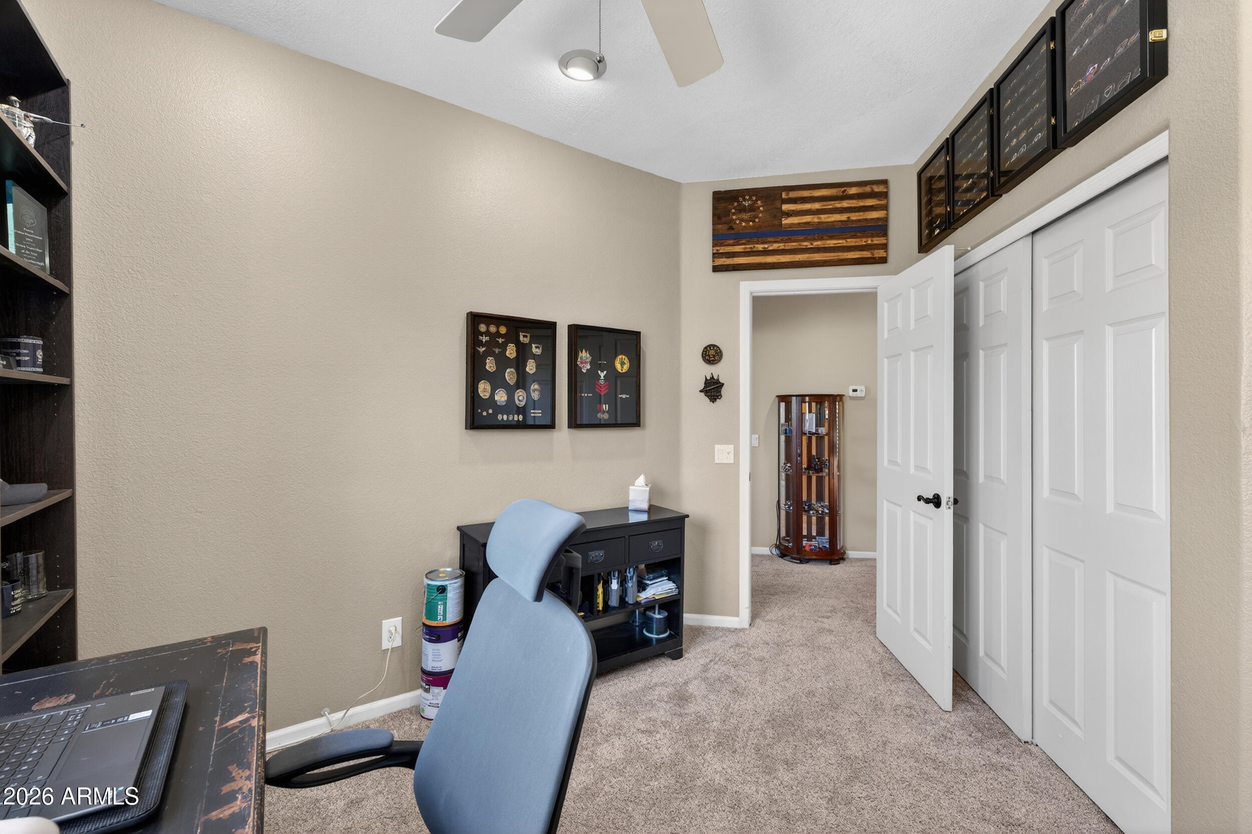 1539 East Winged Foot Road Phoenix, AZ 85022 - Photo 44 of 64 a living room with furniture