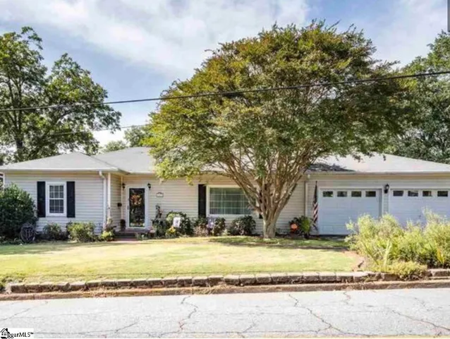 $1,950 | 117 Pine Street, Greer, SC 29650