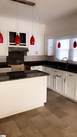 $1,950 | 117 Pine Street, Greer, SC 29650