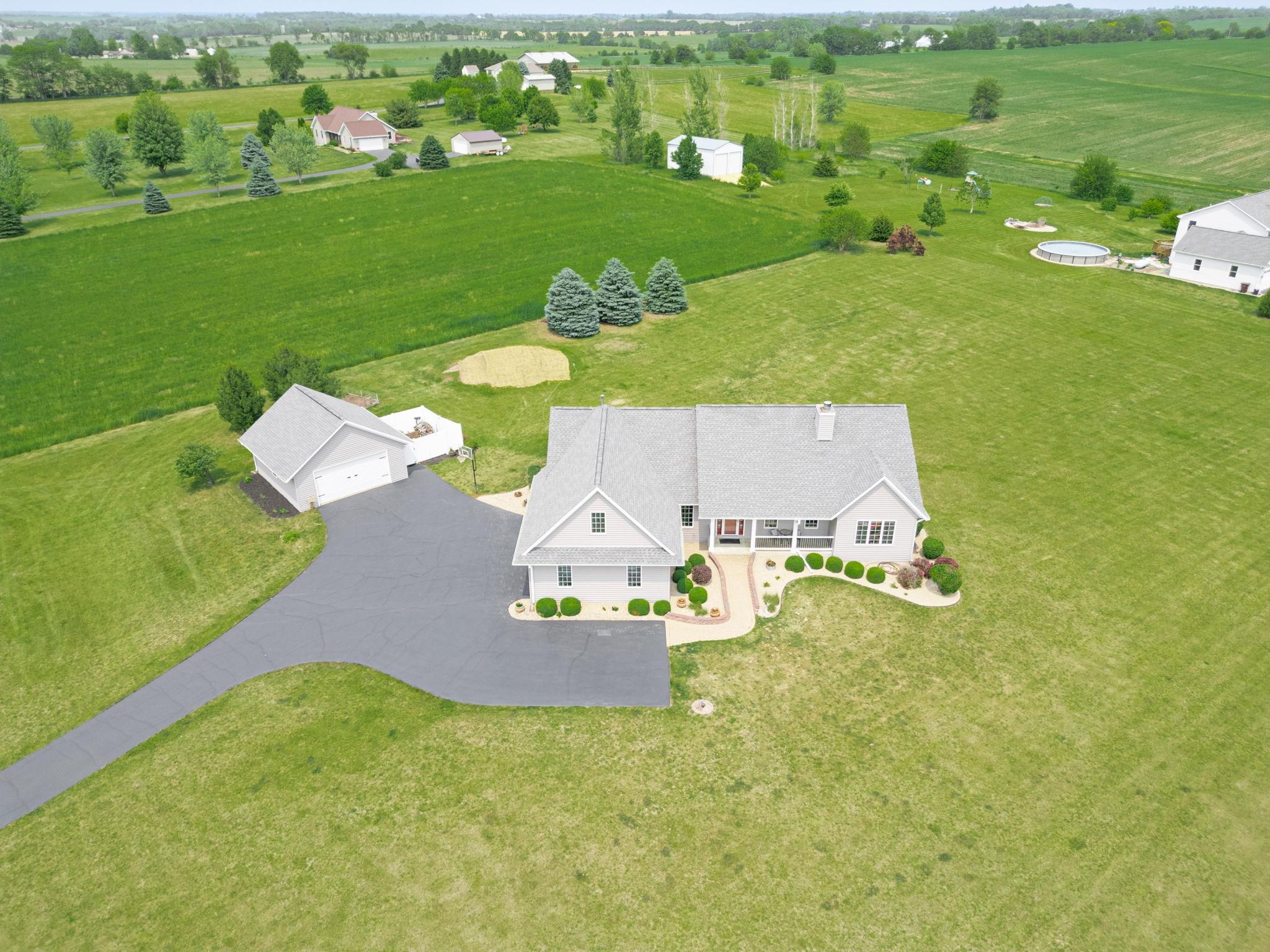 3535 North Keith Road Pecatonica, IL 61063 - Photo 3 of 47