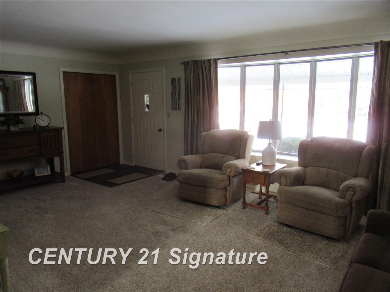 7137 Gillette Road Flushing, MI 48433 - Photo 4 of 47