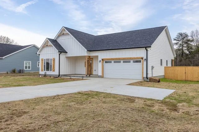 $419,000 | 1509 Old Estill Springs Road, Decherd, TN 37324