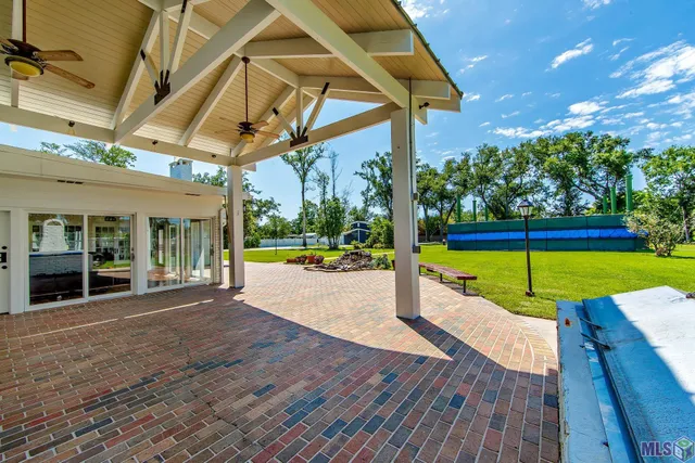 $990,000 | 1621 Bayou Black Drive, Houma, LA 70360