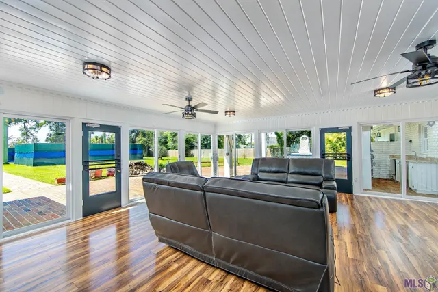 $990,000 | 1621 Bayou Black Drive, Houma, LA 70360