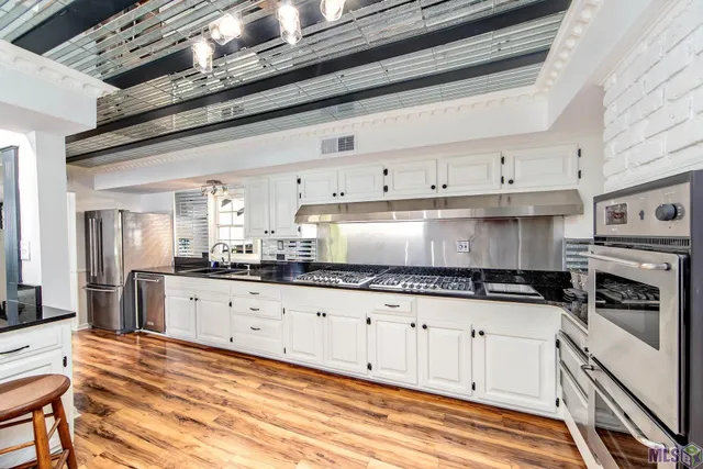 $990,000 | 1621 Bayou Black Drive, Houma, LA 70360