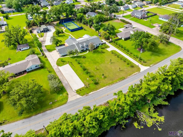 $990,000 | 1621 Bayou Black Drive, Houma, LA 70360