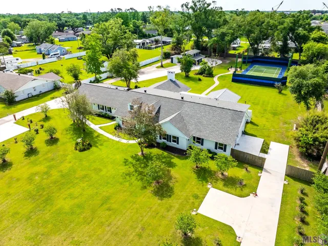 $990,000 | 1621 Bayou Black Drive, Houma, LA 70360