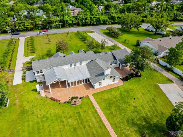 $990,000 | 1621 Bayou Black Drive, Houma, LA 70360