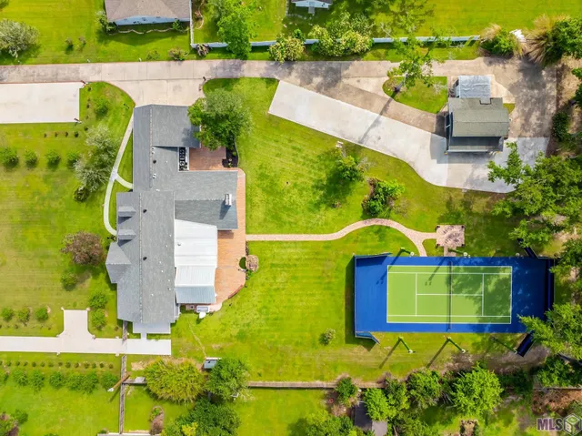 $990,000 | 1621 Bayou Black Drive, Houma, LA 70360