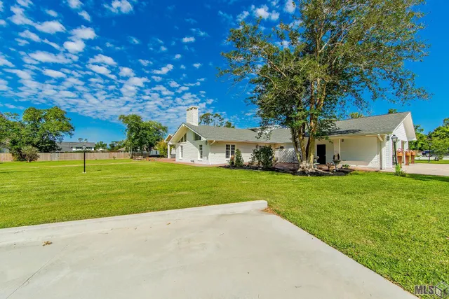$990,000 | 1621 Bayou Black Drive, Houma, LA 70360