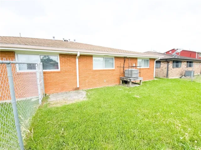 $1,400 | 4821 Francis Drive, New Orleans, LA 70126