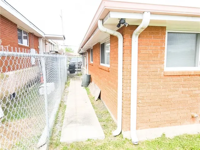 $1,400 | 4821 Francis Drive, New Orleans, LA 70126