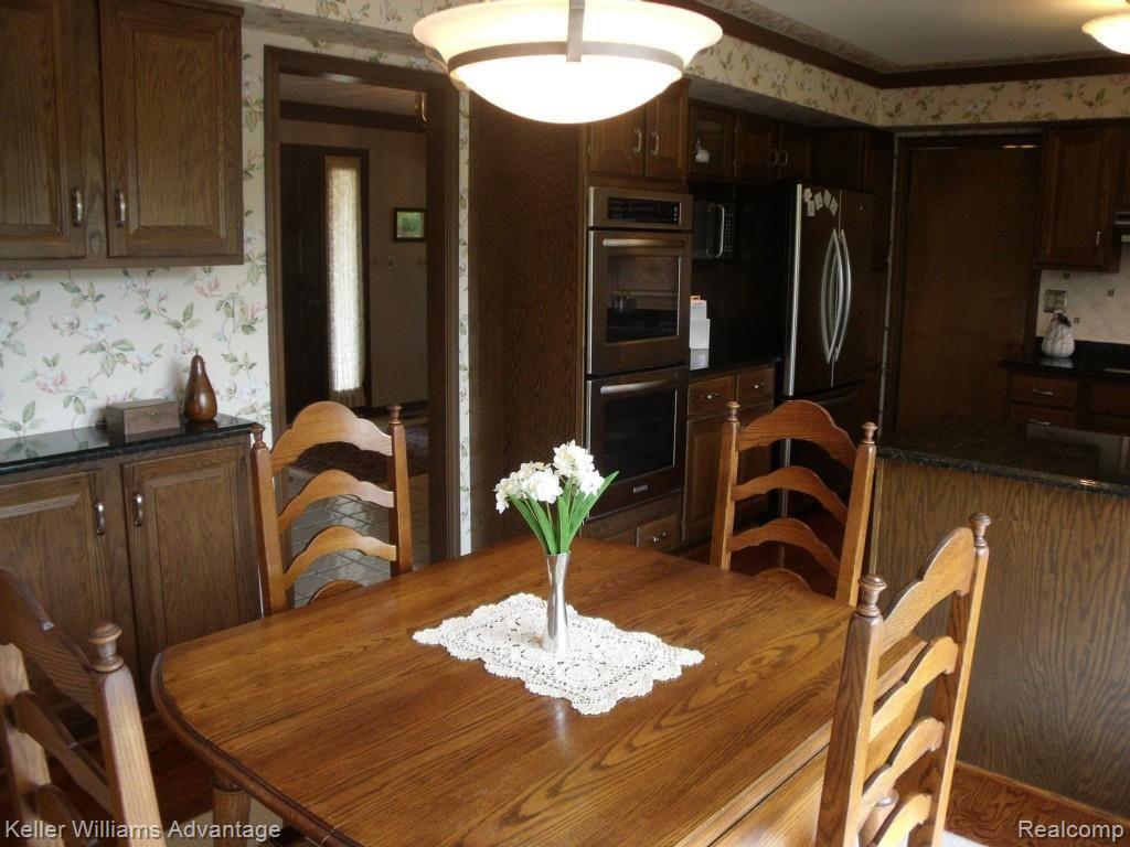 36463 Valley Ridge Drive Farmington Hills, MI 48331 - Photo 14 of 33