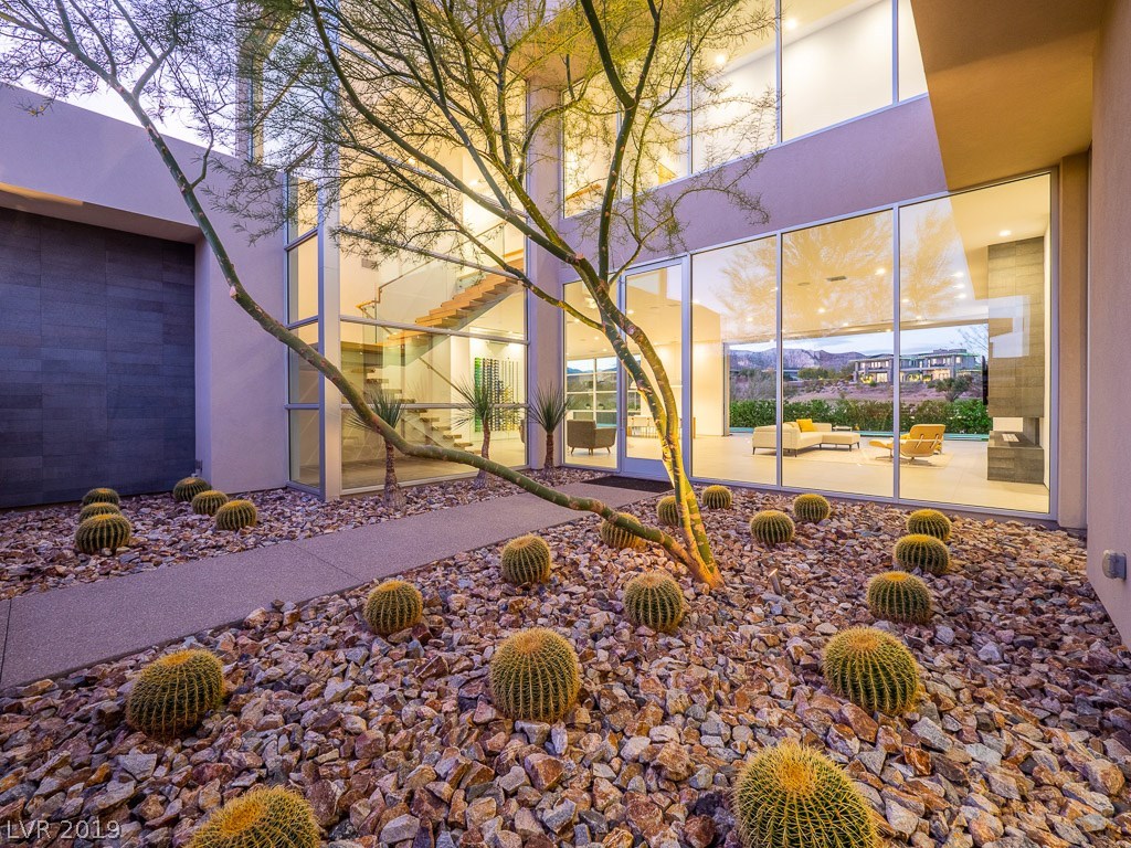16 Hawk Ridge Drive Las Vegas, NV 89135 - Photo 4 of 50