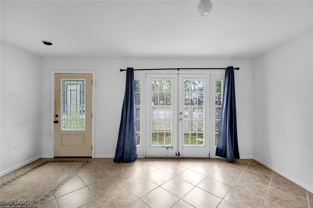 1345 Rio Vista Fort Myers, FL 33901 - Photo 9 of 26 Gallery Image 9