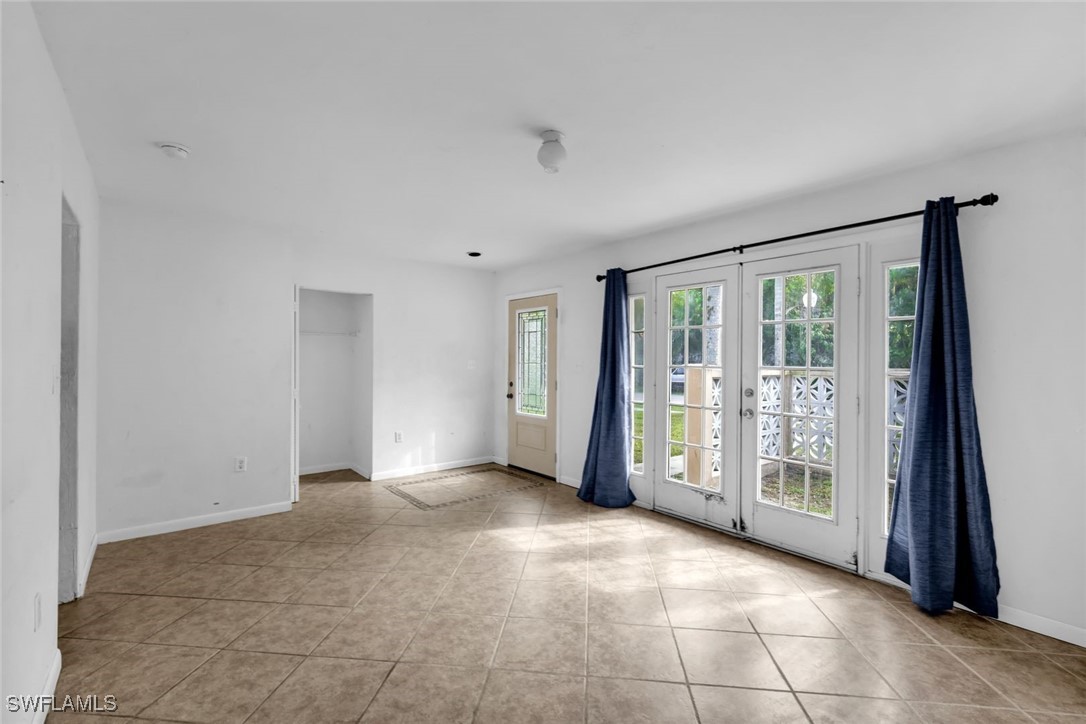1345 Rio Vista Fort Myers, FL 33901 - Photo 10 of 26 Gallery Image 10