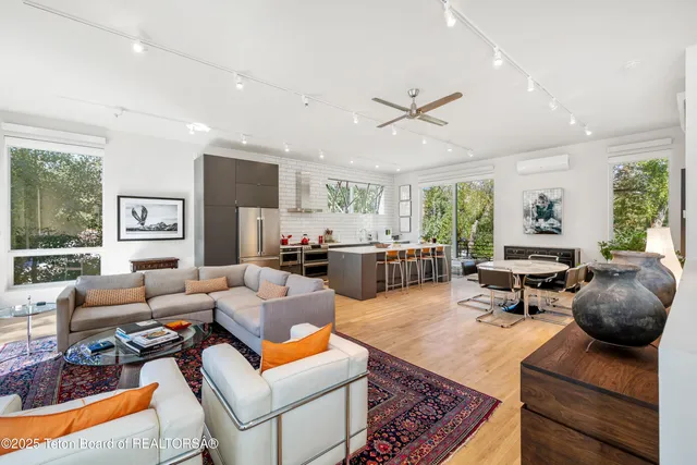 $5,350,000 | 455 East Broadway Avenue, Jackson, WY 83001