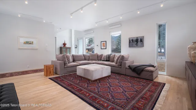 $5,350,000 | 455 East Broadway Avenue, Jackson, WY 83001