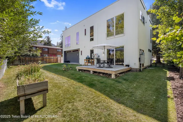 $5,350,000 | 455 East Broadway Avenue, Jackson, WY 83001