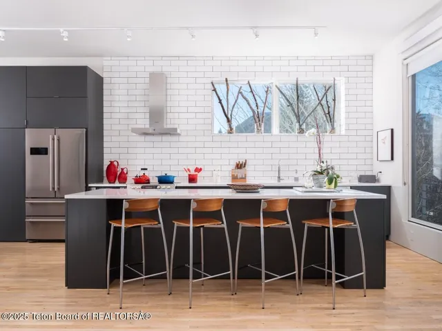 $5,350,000 | 455 East Broadway Avenue, Jackson, WY 83001