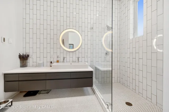 $5,350,000 | 455 East Broadway Avenue, Jackson, WY 83001