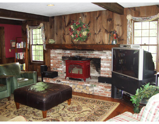 2 Upper Flanders Road Amherst, NH 03031 - Photo 6 of 16