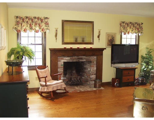 2 Upper Flanders Road Amherst, NH 03031 - Photo 10 of 16