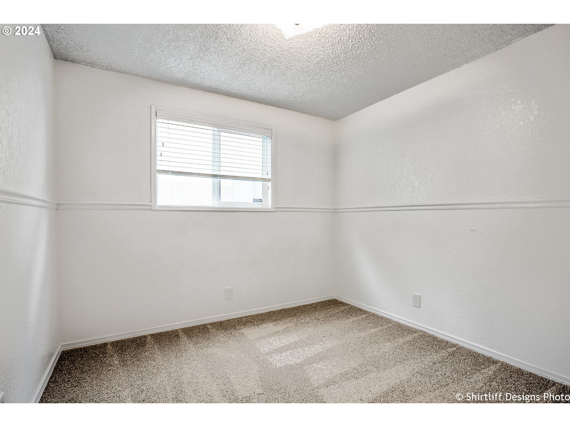 4830 Camellia Street Springfield, OR 97478 - Photo 15 of 22 Bedroom