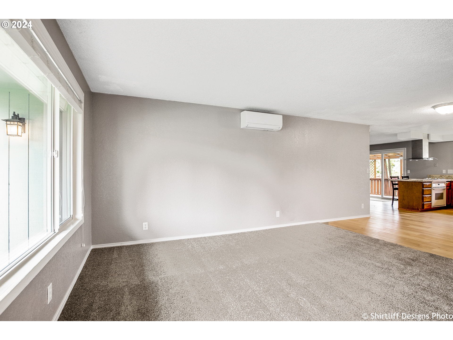 4830 Camellia Street Springfield, OR 97478 - Photo 4 of 22 Living Room