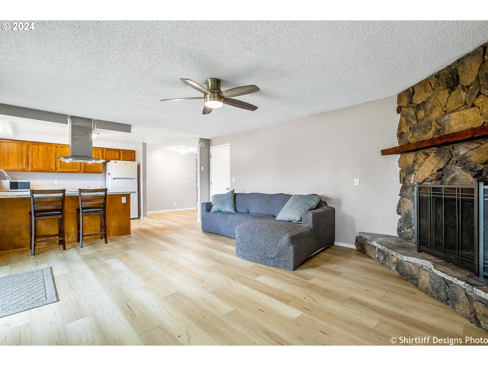 4830 Camellia Street Springfield, OR 97478 - Photo 10 of 22 Kitchen/Family Room