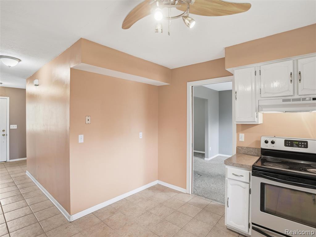 2439 North Long Lake Road Fenton, MI 48430 - Photo 9 of 25