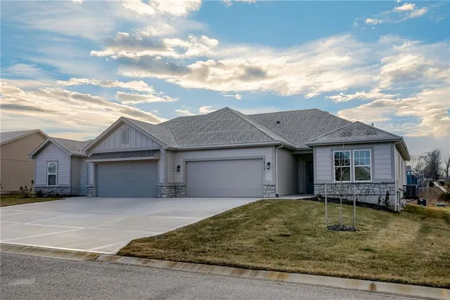 $365,900 | 19715 West 196th Street, Spring Hill, KS 66083