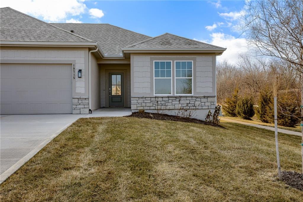 19715 West 196th Street Spring Hill, KS 66083 - Photo 2 of 19