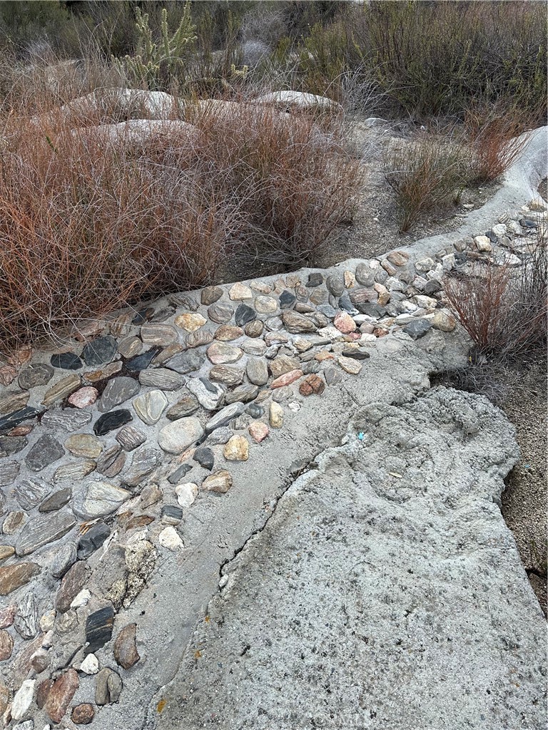 34930 East Benton Road Hemet, CA 92544 - Photo 50 of 54 a view of a backyard of a house