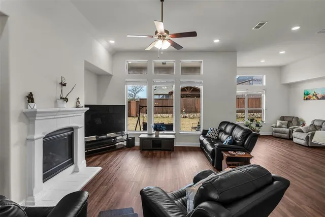 $627,900 | 13784 Carmenita Drive, Frisco, TX 75035