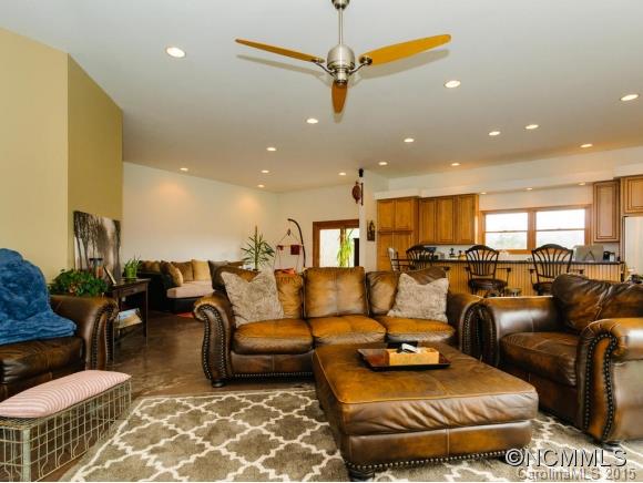 1801 Turnpike Road Marshall, NC 28753 - Photo 17 of 24 Gallery Image 17