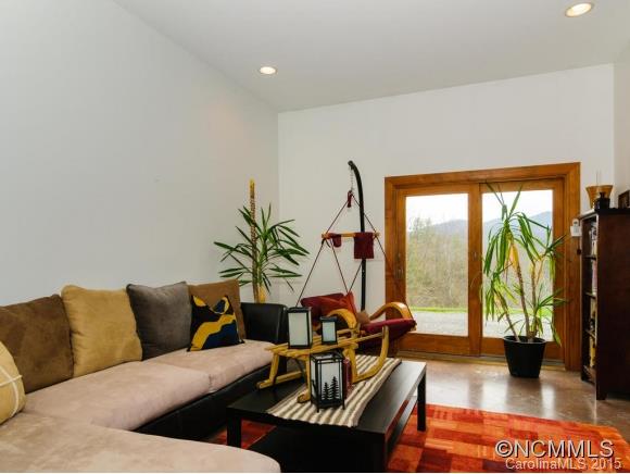 1801 Turnpike Road Marshall, NC 28753 - Photo 5 of 24 Gallery Image 5