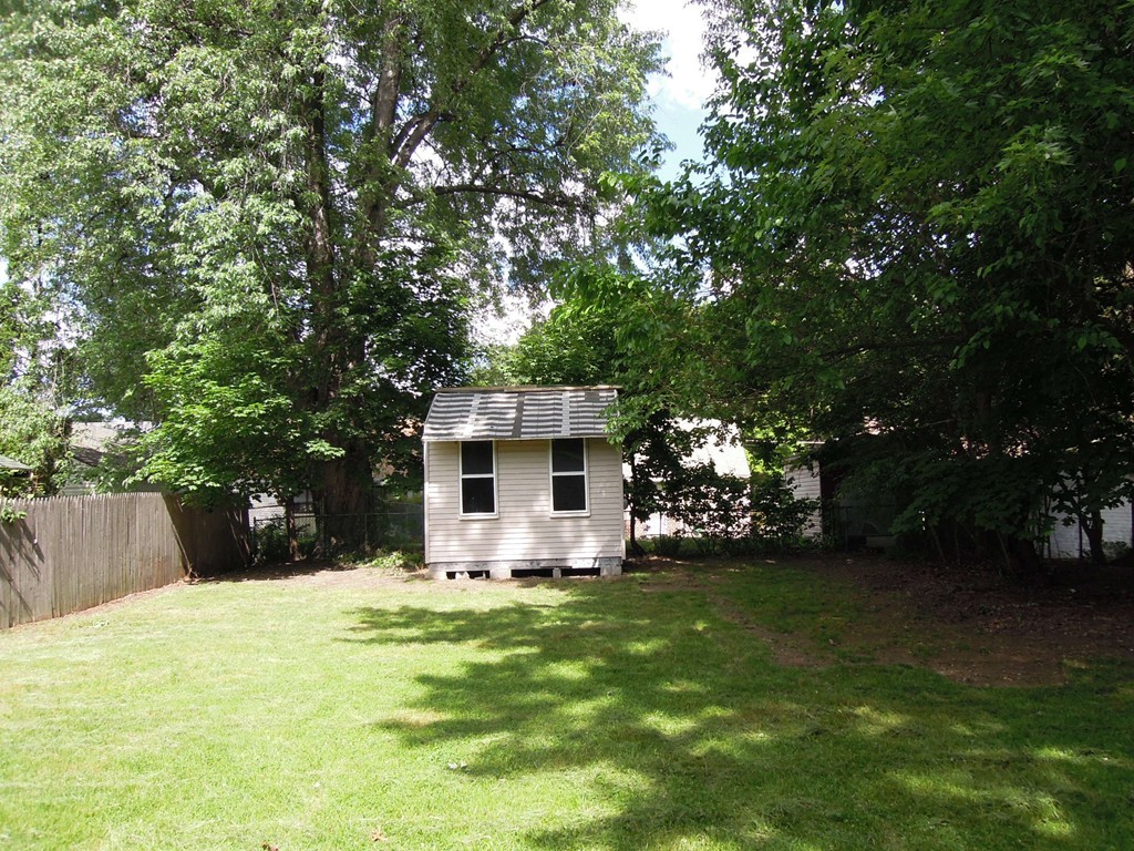 45 Wilton Street Springfield, MA 01109 - Photo 5 of 21