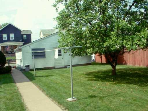 566 Jefferson Street Rochester, PA 15074 - Photo 5 of 6 View.