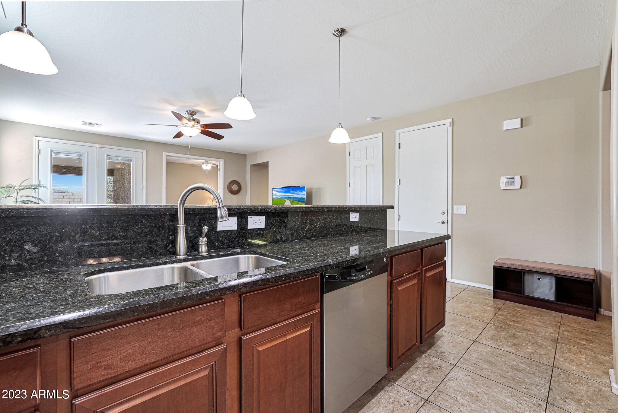 16072 West Almeria Road Goodyear, AZ 85395 - Photo 6 of 33 B (7)