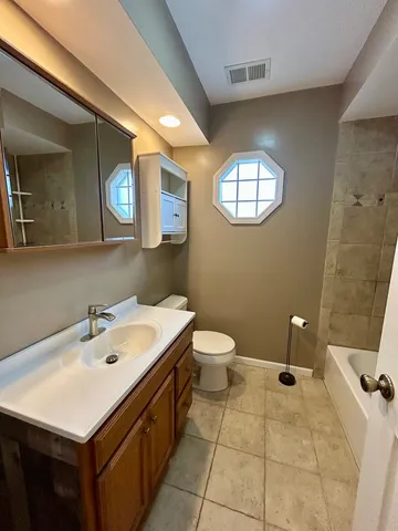 $164,900 | 16613 Wedgewood Drive, Markham, IL 60428