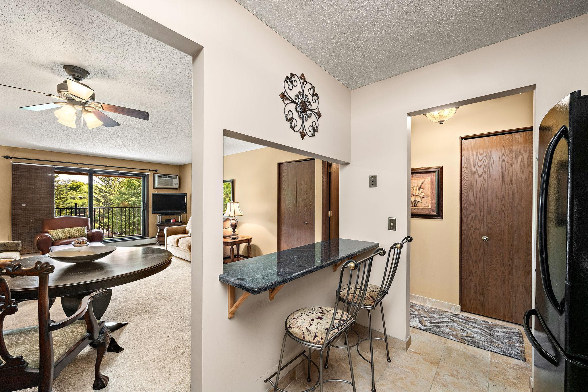 10451 Greenbrier Road, Unit 318 Minnetonka, MN 55305 - Photo 6 of 27