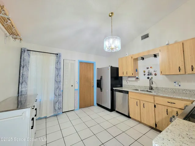 $2,095 | 5120 Volusia Avenue, Titusville, FL 32780