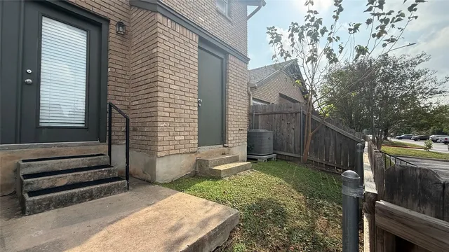 $1,799 | 1015 East Yager Lane, Unit 157, Austin, TX 78753
