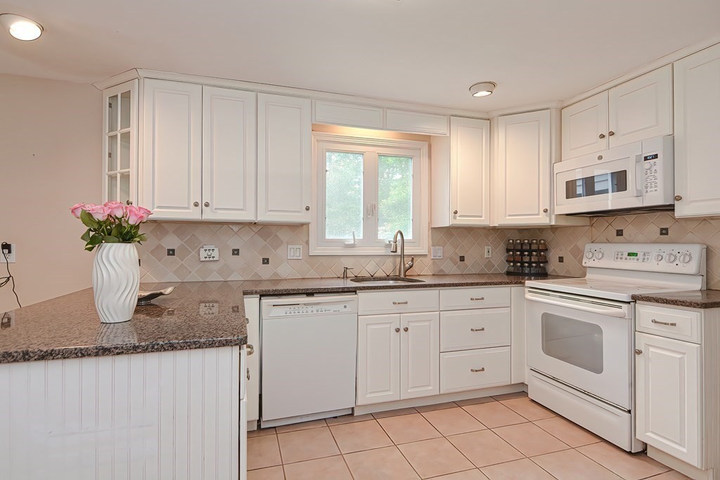 24 Condor Road Sharon, MA 02067 - Photo 9 of 42 Gallery Image 9