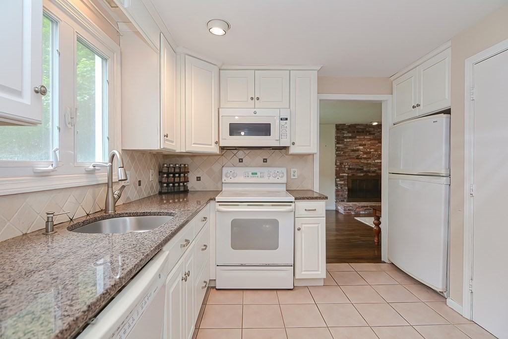 24 Condor Road Sharon, MA 02067 - Photo 10 of 42 Gallery Image 10