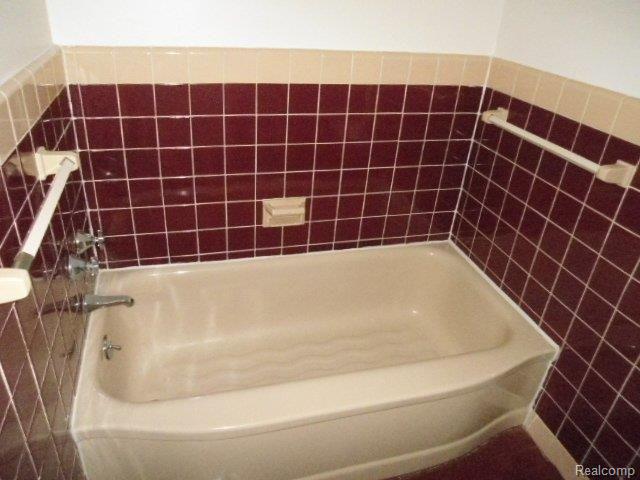17898 Berg Road Detroit, MI 48219 - Photo 11 of 17 DSC01558.JPG