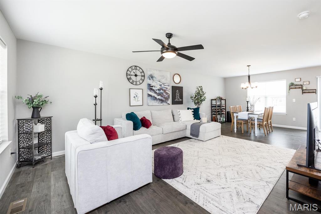 1220 Lear Lane Mascoutah, IL 62258 - Photo 3 of 27