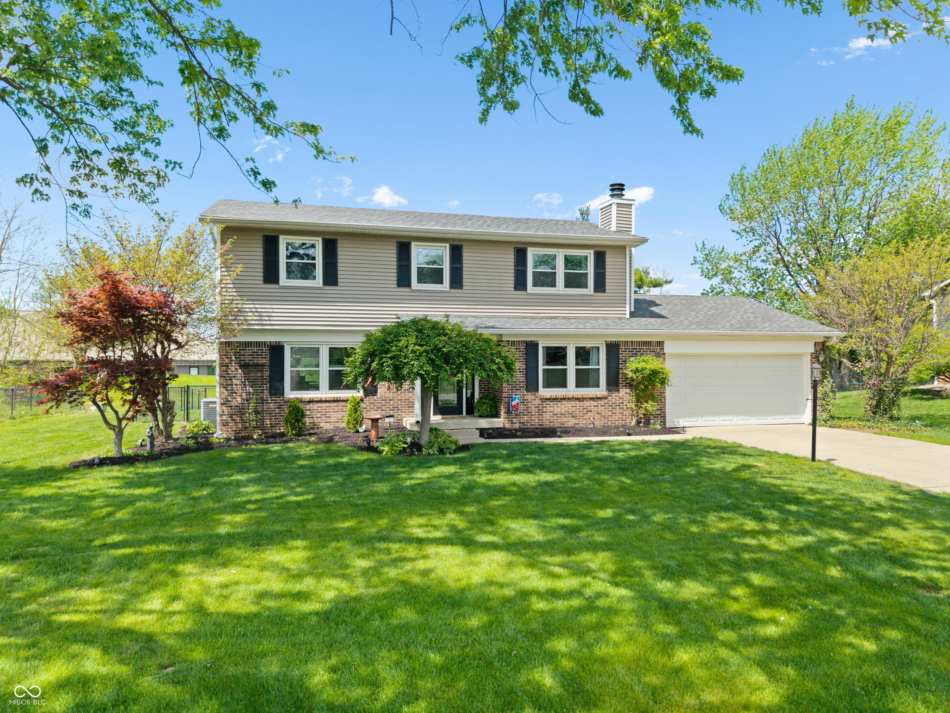 11810 Wainwright Boulevard Fishers, IN 46038 - Photo 3 of 36